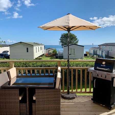 Lydstep Beach Bayview 3-Bedroom Holiday Home Tenby Exterior photo