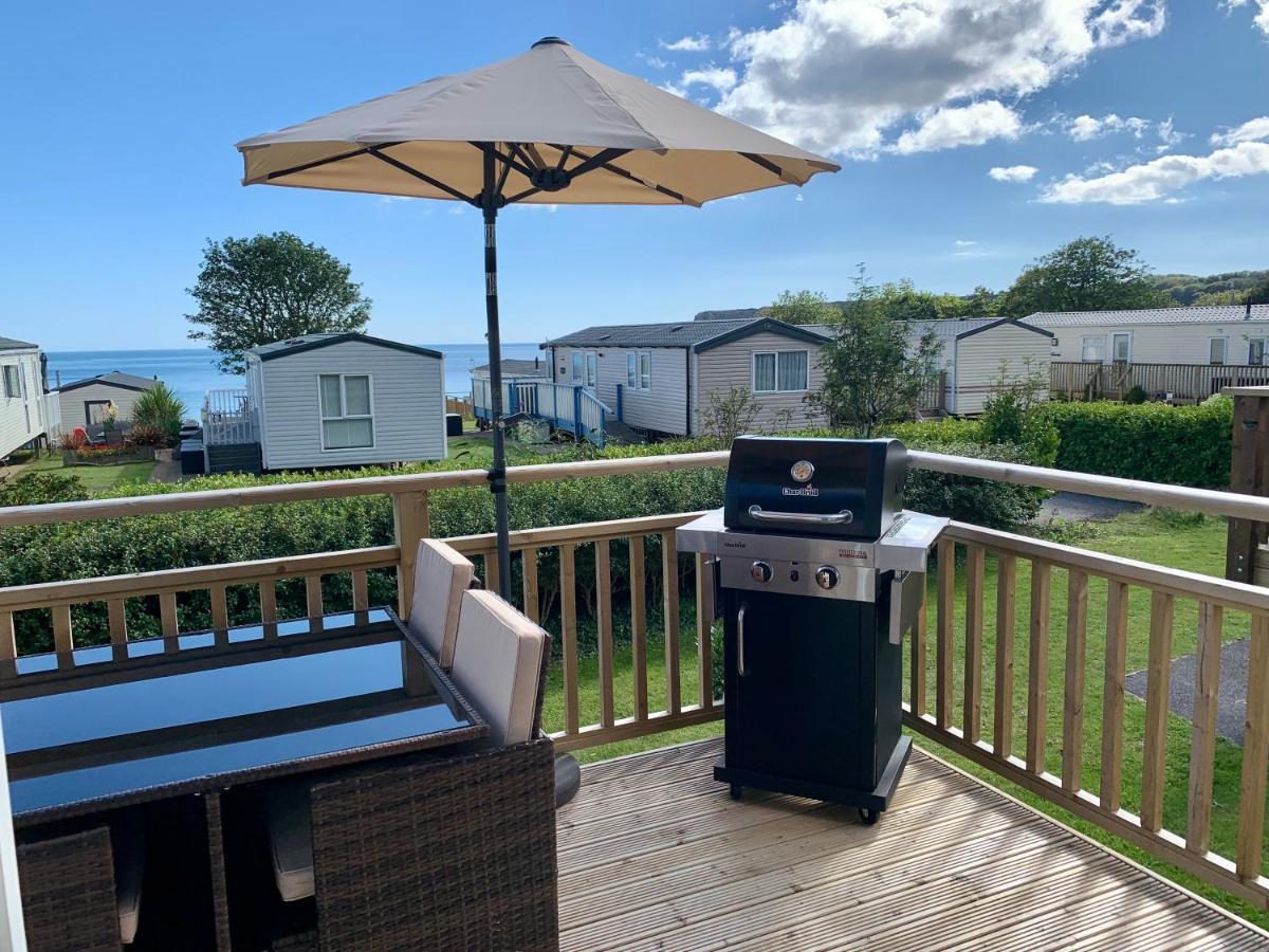 Lydstep Beach Bayview 3-Bedroom Holiday Home Tenby Exterior photo