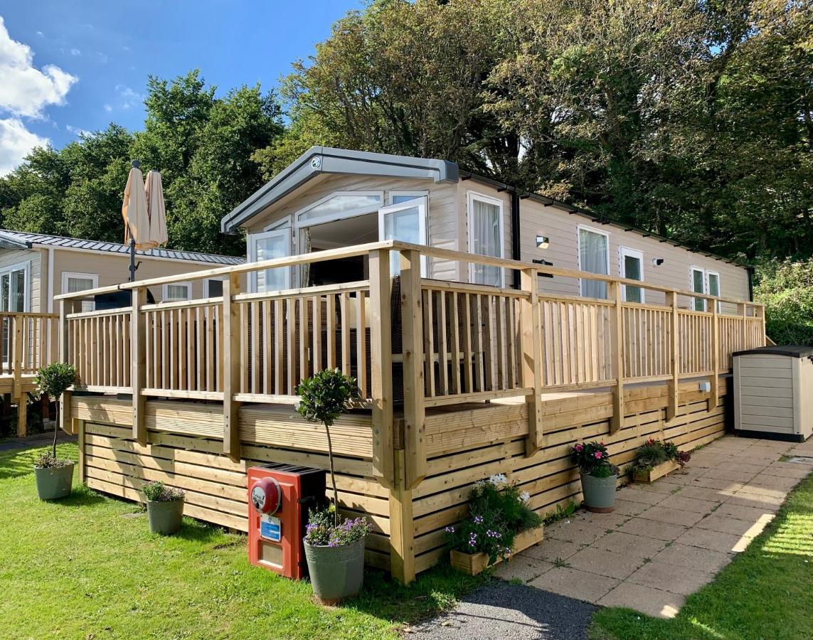 Lydstep Beach Bayview 3-Bedroom Holiday Home Tenby Exterior photo