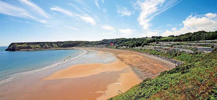 Lydstep Beach Bayview 3-Bedroom Holiday Home Tenby Exterior photo